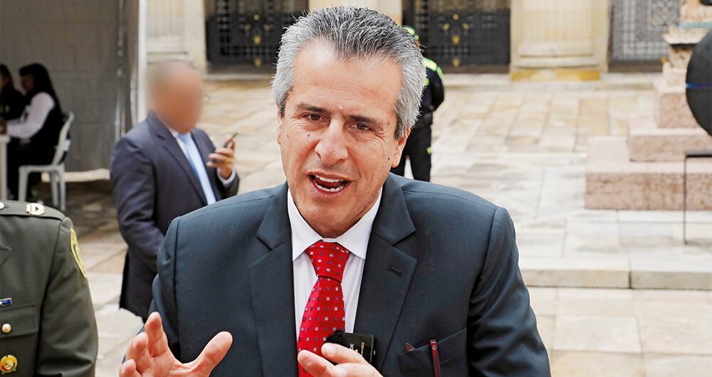   Según Olmedo López, Luis Fernando Velasco decía que los recursos se entregaban a congresistas para que votaran las leyes.