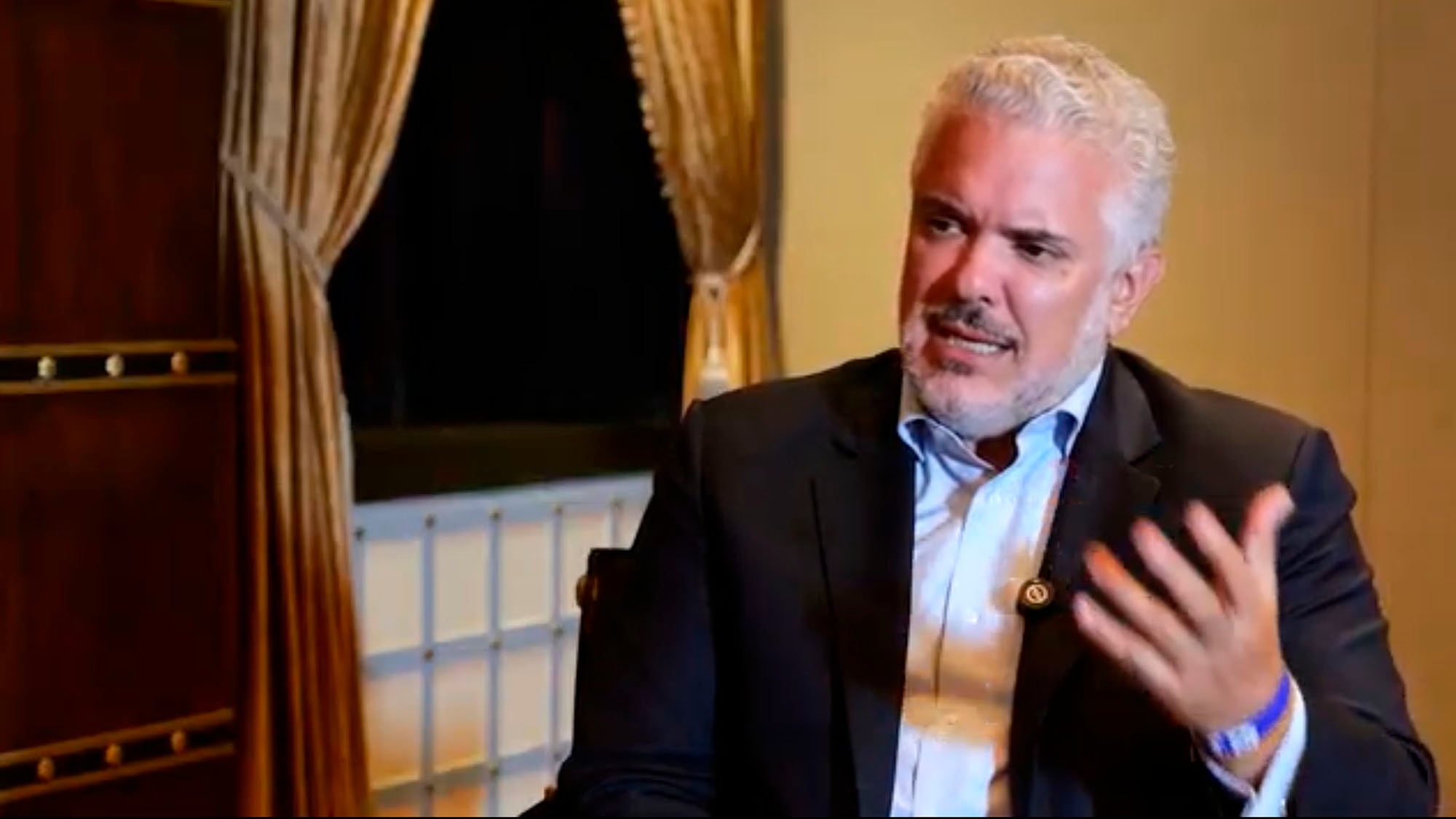 Entrevista Iván Duque con la periodista Nicole Mischel