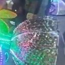 Alumbrado navideño cayó sobre una persona en Santa Marta.