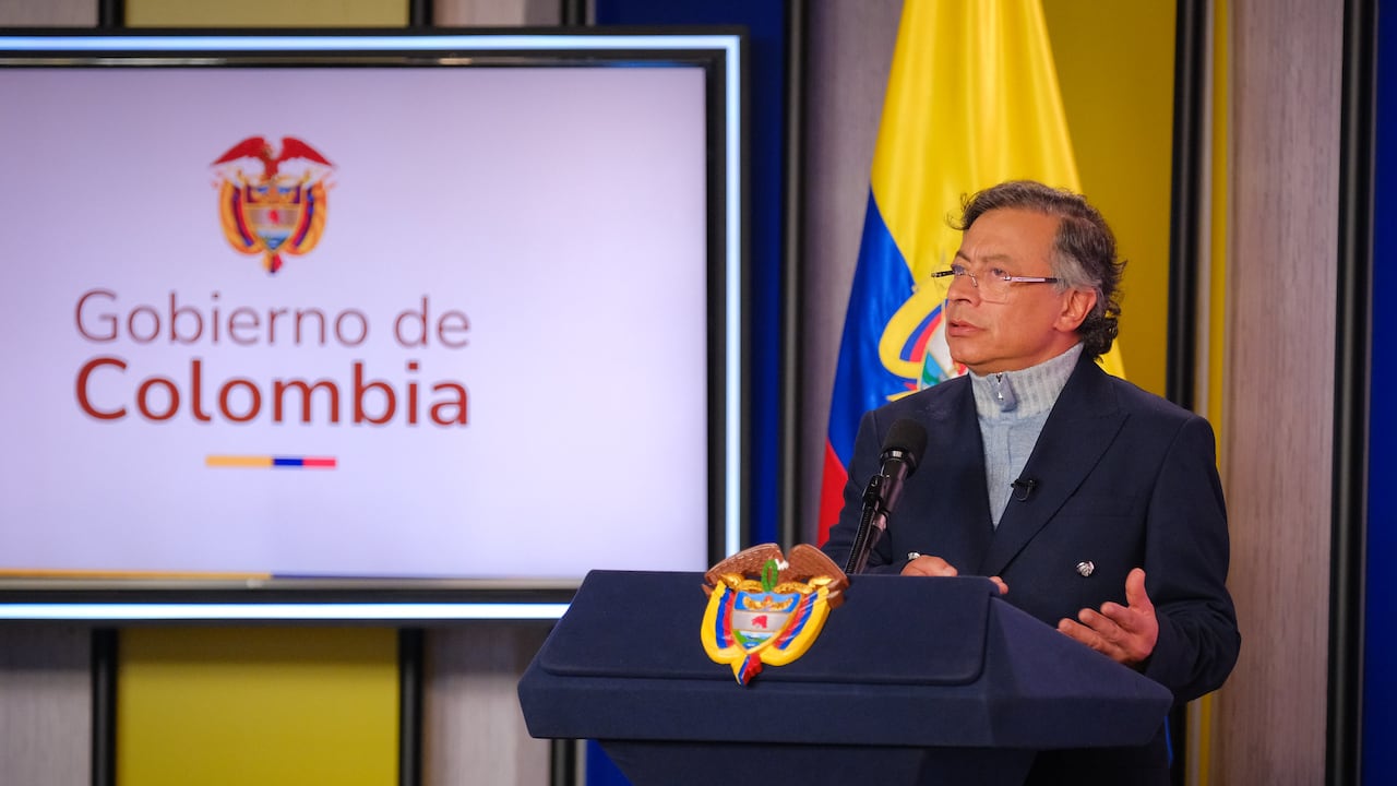 El presidente Gustavo Petro se enfrenta con el gremio de la seguridad y vigilancia por incremento en los costos de ese servicio.