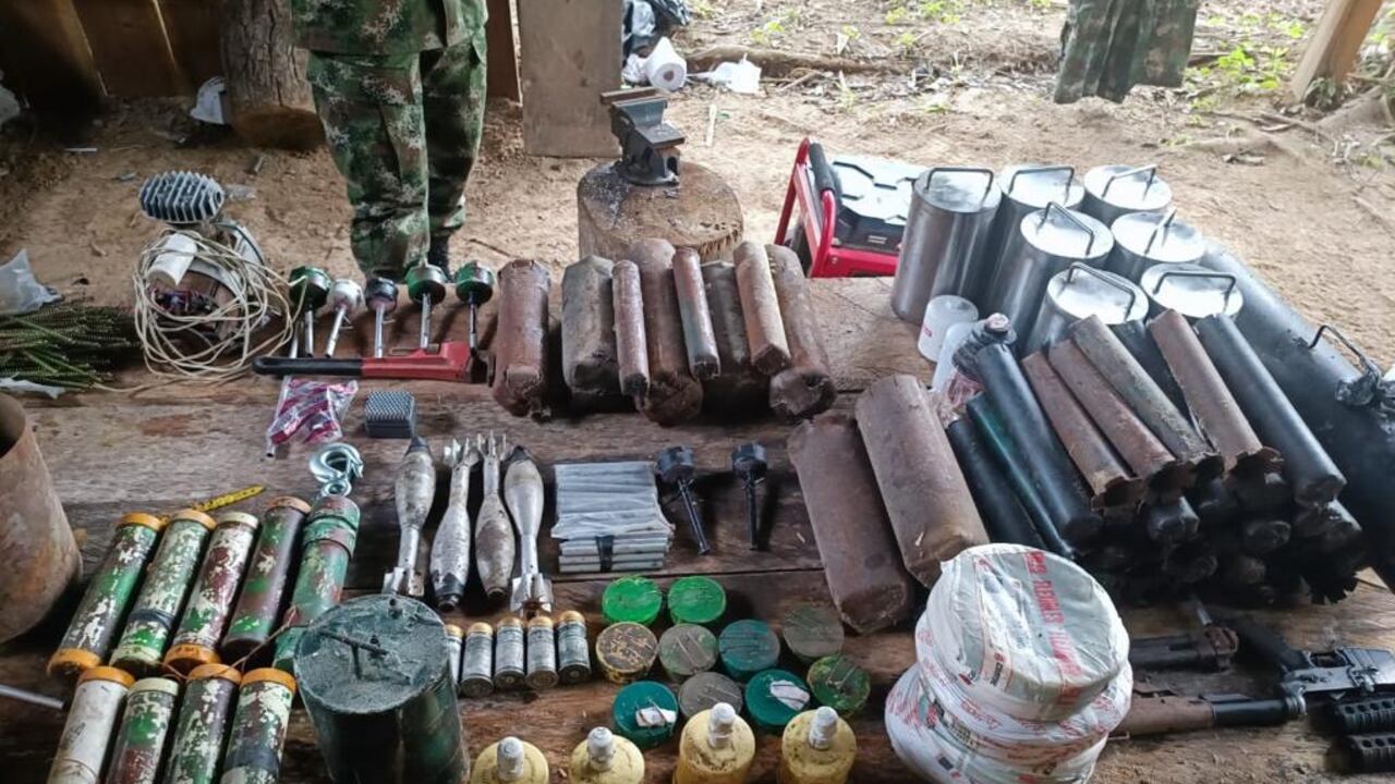 El Ejército ha neutralizado 640 minas y 2,5
toneladas de explosivos en el Oriente de Colombia durante el primer semestre de 2023.