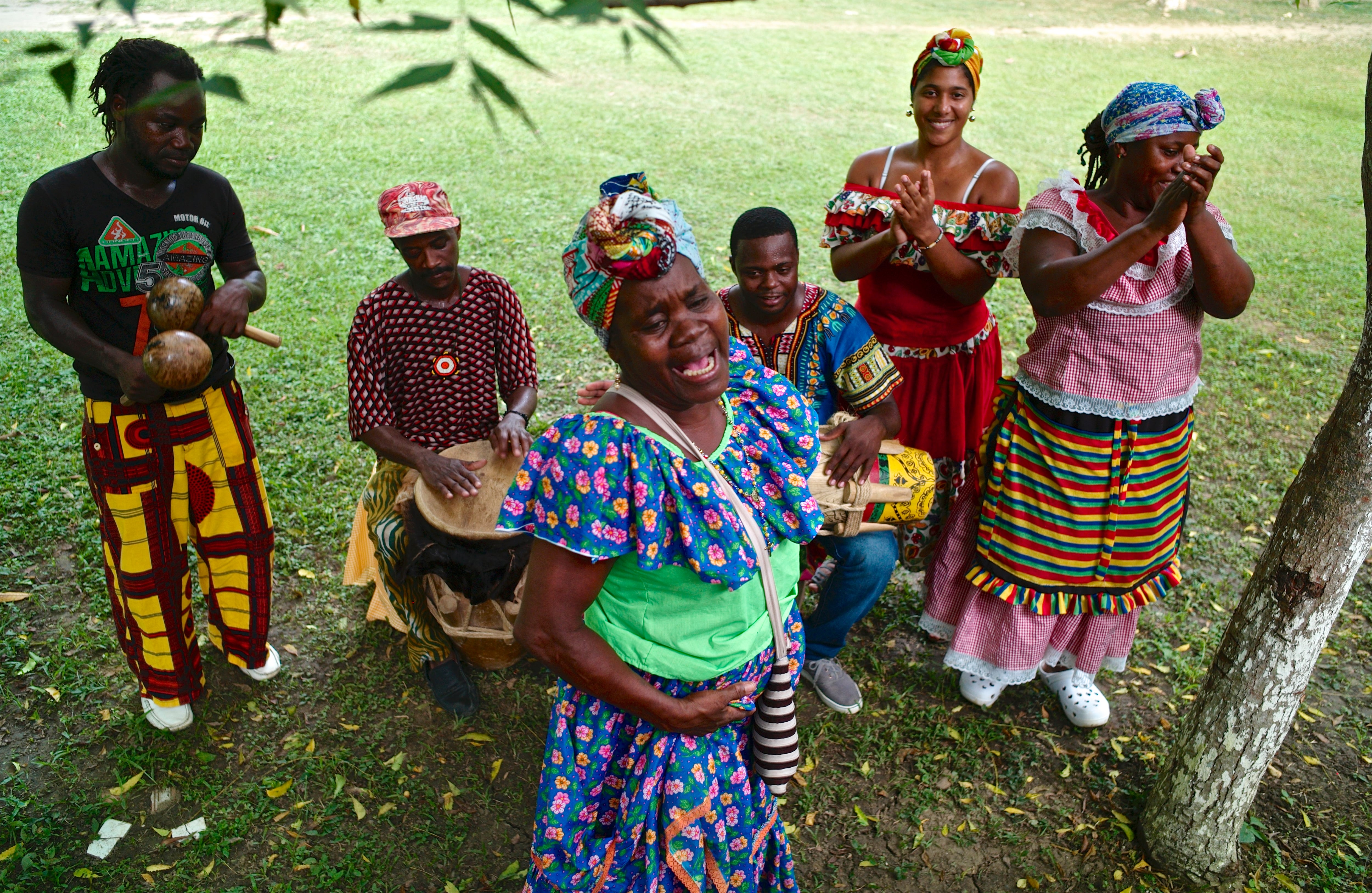 San Basilio de Palenque. Palenque, el primer pueblo libre de América, se ha caracterizado por sus aportes a la reivindicación étnica de las comunidades afrocolombianas, la convivencia y la resistencia política a través del rescate de la memoria africana ancestral y la preservación de la lengua de raíz bantú. Es Patrimonio Cultural Inmaterial de la Unesco desde 2008. Foto: Getty Images