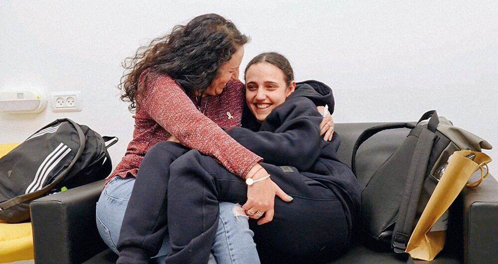 Entre lágrimas, las mujeres contaron su brutal experiencia por los túneles y refugios construidos por Hamás.