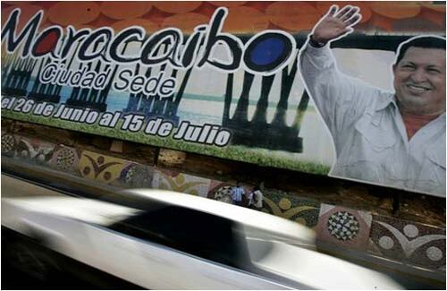 El presidente venezolano Hugo Chávez aprovechó la Copa América para mostrar su imagen. Puso su foto en coches que se ven por las principales ciudades del país. Para el torneo, Chávez invritió un millón de dólares en la construcción de dos estadios nuevos, remodeló otros siete y reformó los aeropuertos que reciben a los comensales de todo el continente.