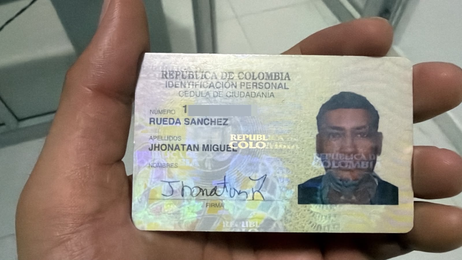 Cédula falsa que usaba alias Gato Negro en Colombia.