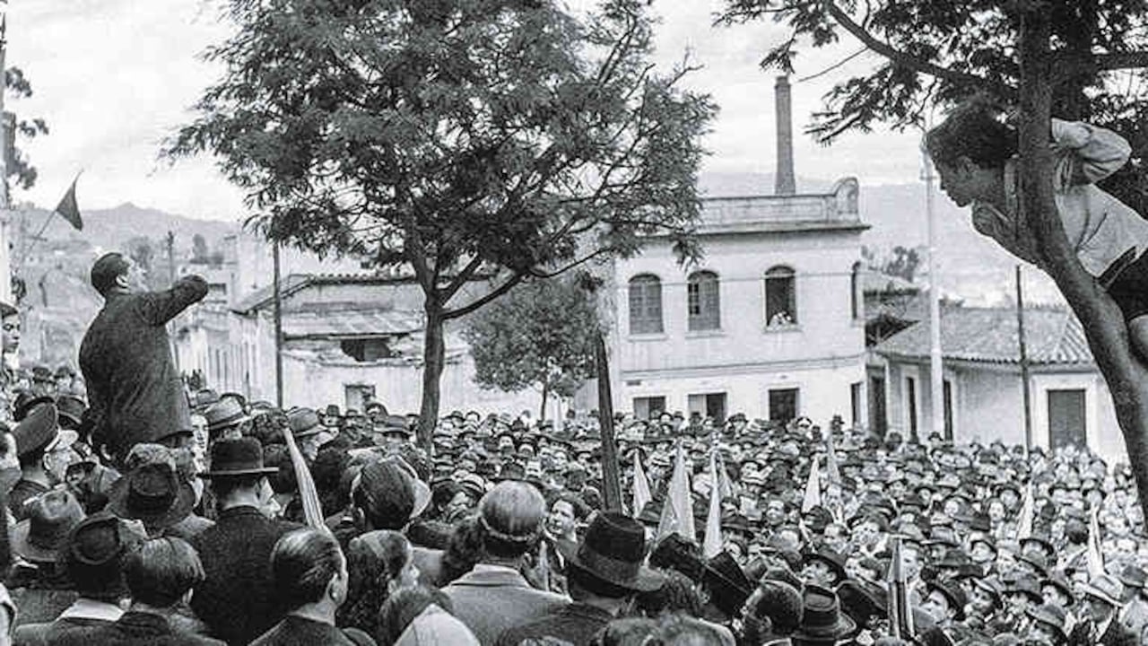 Discurso de Jorge Eliécer Gaitán frente a la iglesia de Jesucristo Obrero, 1946. Todas las fotografías son de Luis Alberto Gaitán, Lunga.