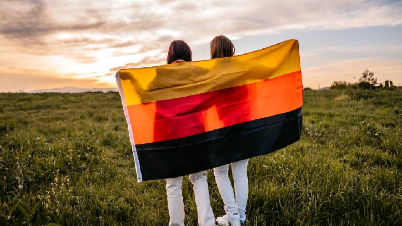 Una de las razones por las cuales una latina decidió migrar fue la crisis política y social de su país (imagen referencia bandera de Alemania).