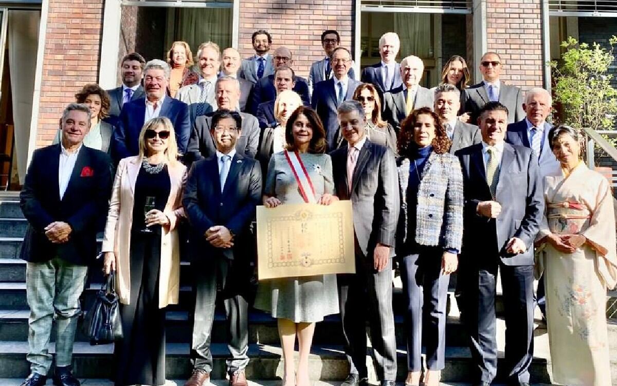 El ministro de Relaciones Exteriores del país asiático, Yoshimasa Hayashi, a nombre del primer ministro, Fumio Kishida, reconoció a la exfuncionaria por su “amistad” con ese país y su “contribución para la profundización de las relaciones bilaterales”.