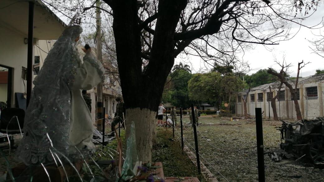 La explosión del carrobomba al interior del batallón se presentó el pasado martes después de las tres de la tarde. En las instalaciones se encontraba una comisión de soldados estadounidenses.