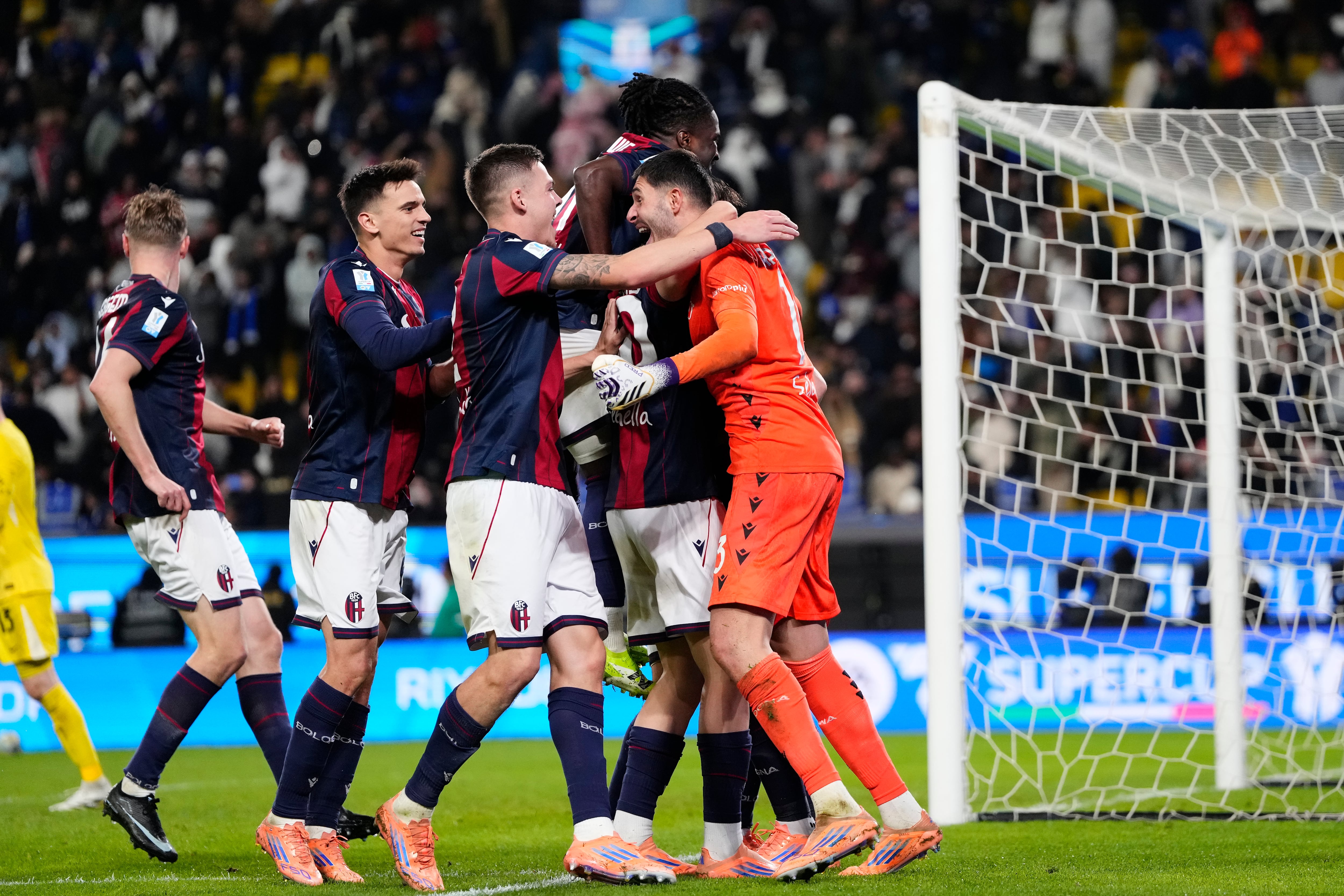 Bolonia celebrando el pase a la final de la Supercopa de Italia.