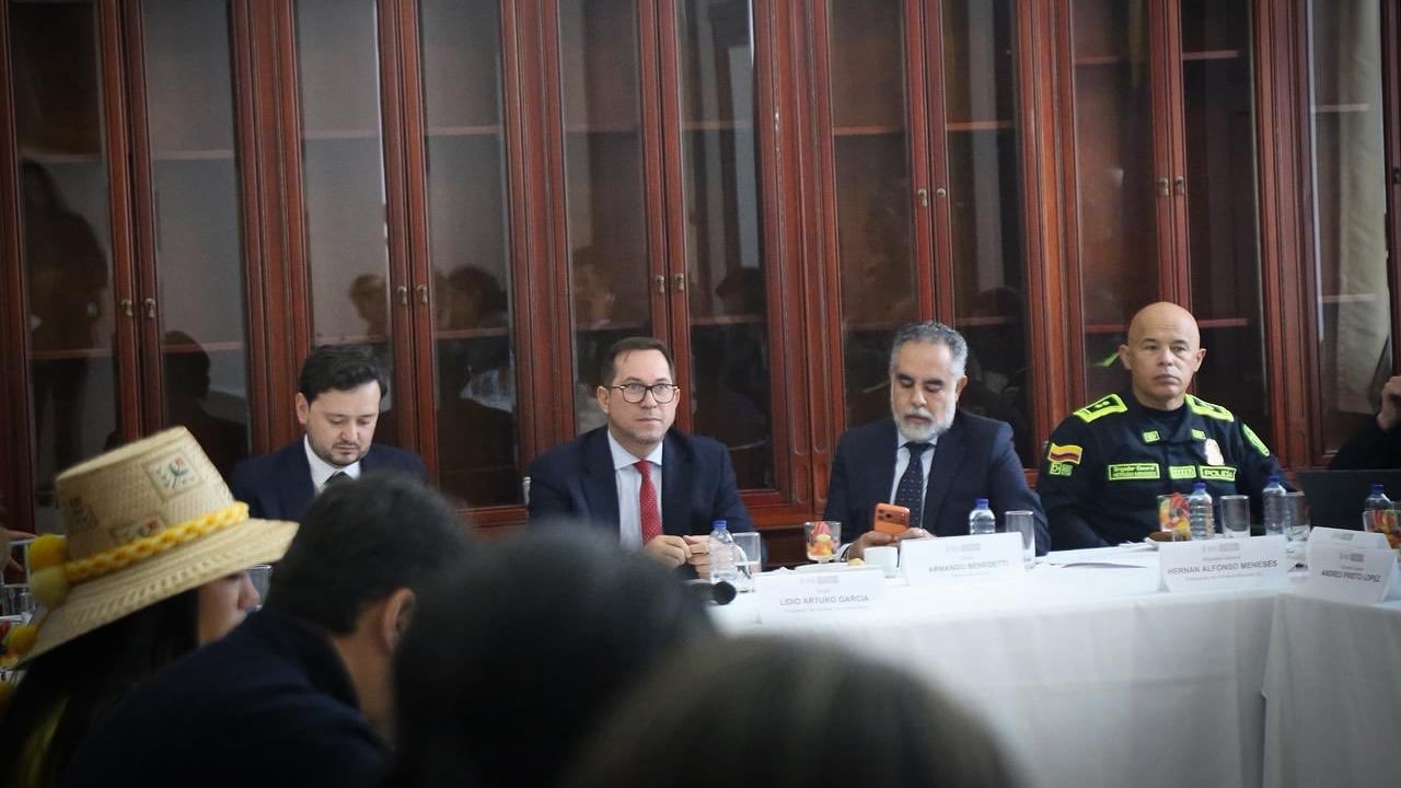 Reunión en el Congreso de la República para hablar de la seguridad de los candidatos a las elecciones de 2026.