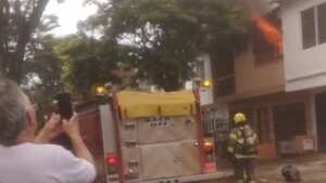 La conflagración se presentó en la carrera 77 # 3D-10, en el barrio Nápoles, al sur de Cali.