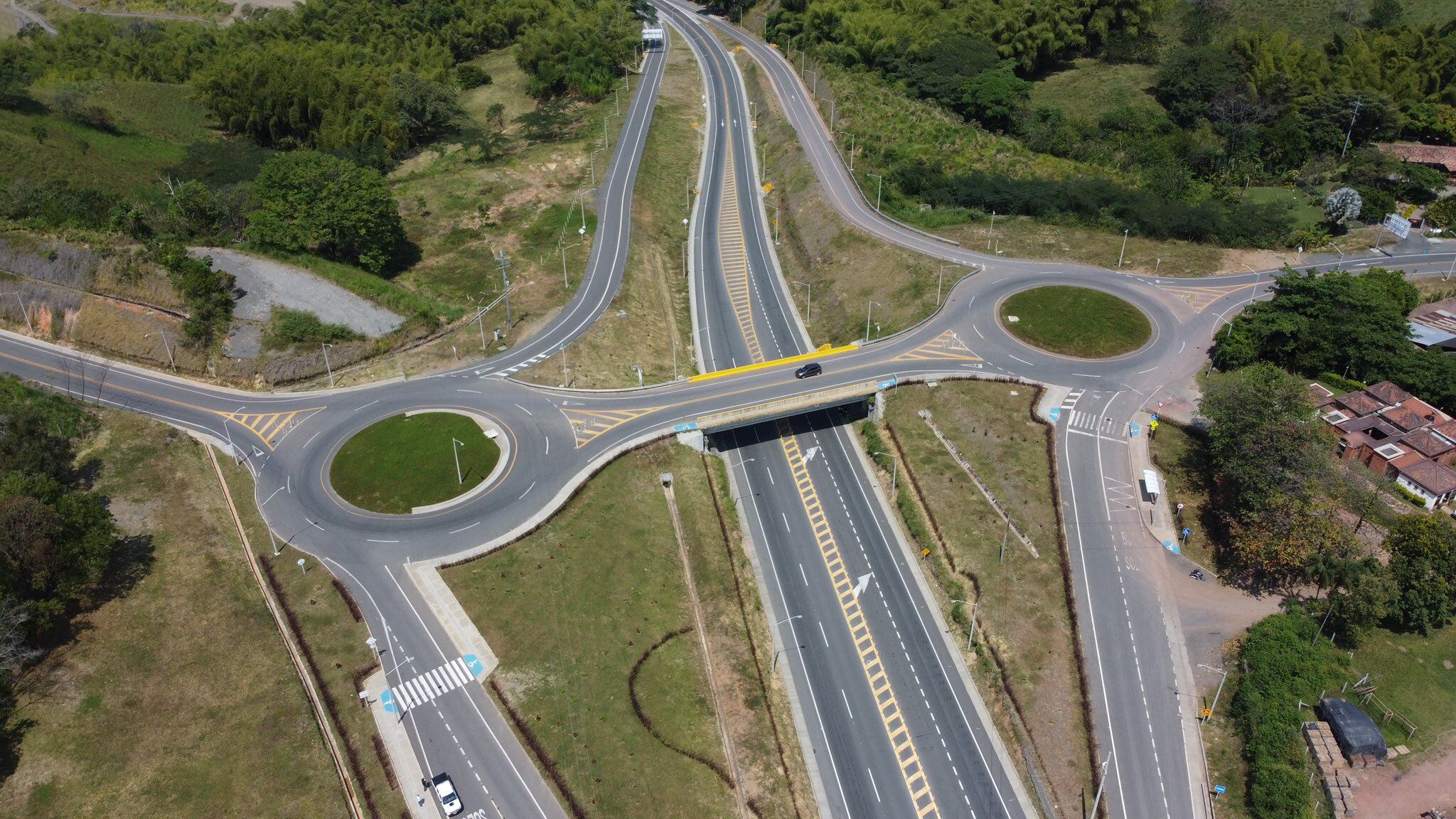 El cierre de la carretera se extenderá por varias horas y días