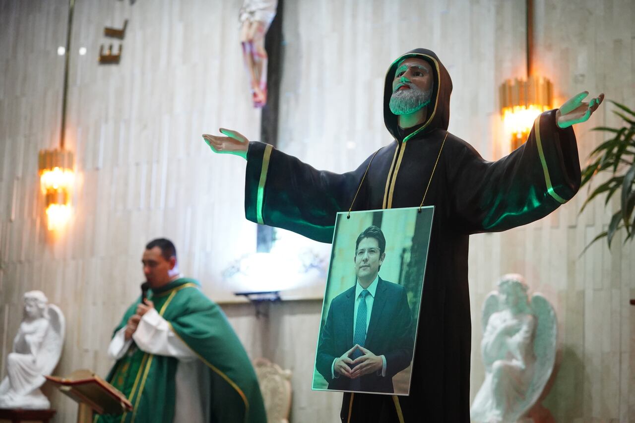 Eucaristía en parroquía San Chárbel en Barranquilla por salud de Miguel Uribe Turbay.