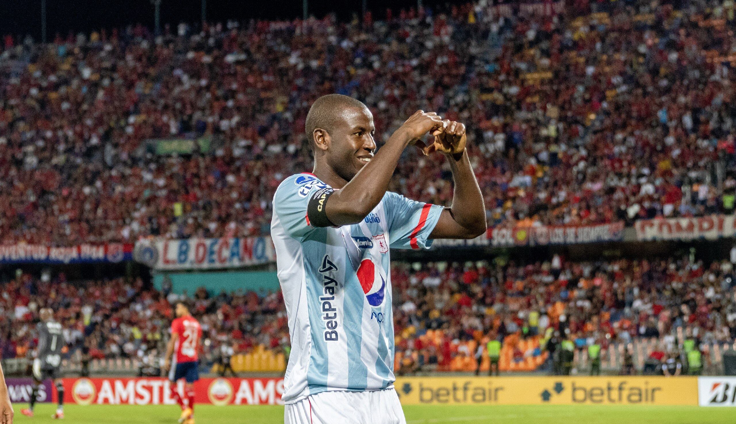 El delantero anotó el único tanto de su equipo en la ida de Copa Sudamericana.