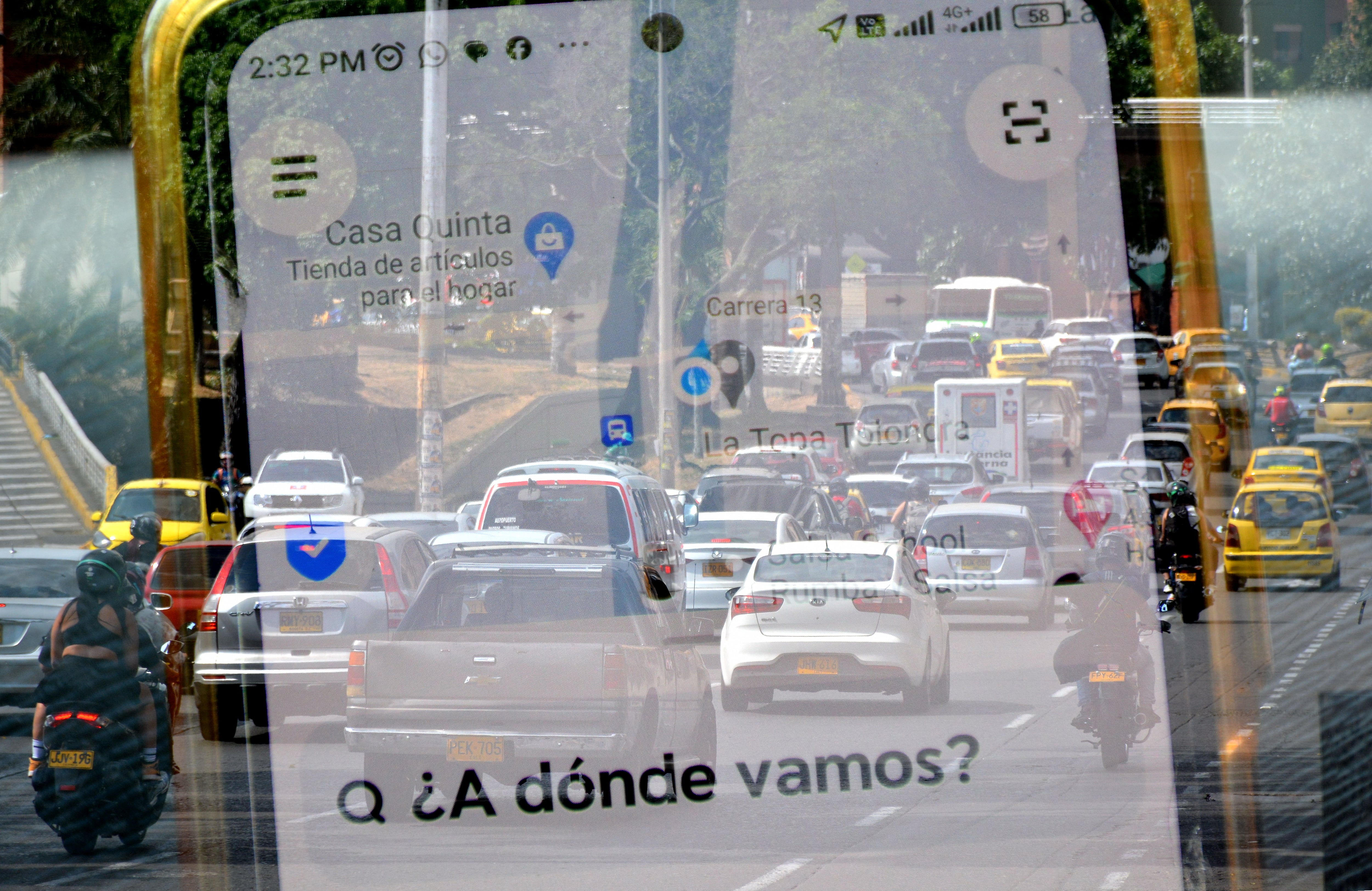 Secretaría de Movilidad Distrital iniciará operativos de control a los vehículos de Transporte que trabajen con plataformas. 19 de septiembre de 2024. Foto Jorge Orozco / El País.