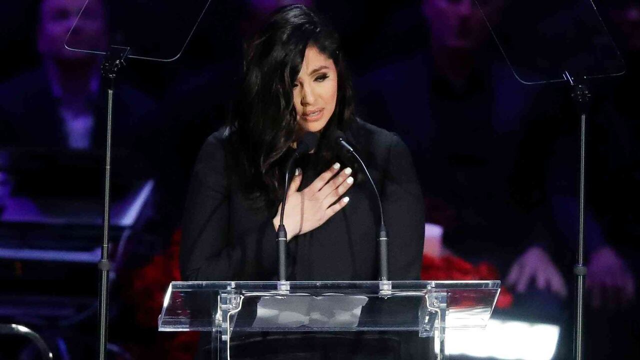 Vanessa Bryant demandó al departamento del sheriff del condado de Los Ángeles por haber tomado varias fotografías no autorizadas del accidente de helicóptero en que falleció su marido y su hija Gianna.