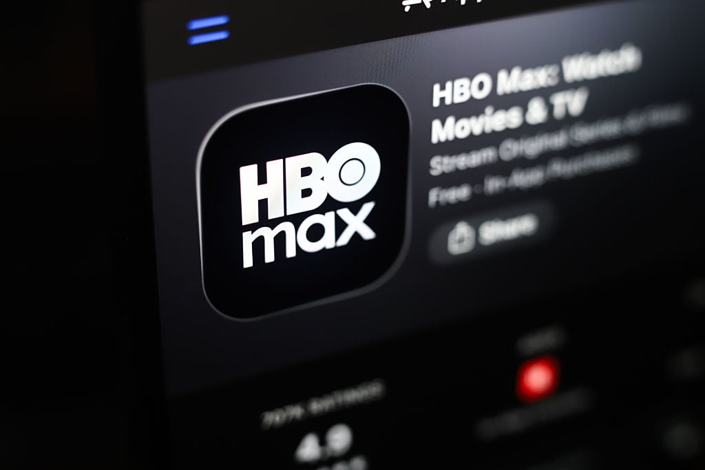 El logotipo de HBO Max aparece en la pantalla de un teléfono inteligente en la tienda de aplicaciones de Apple.