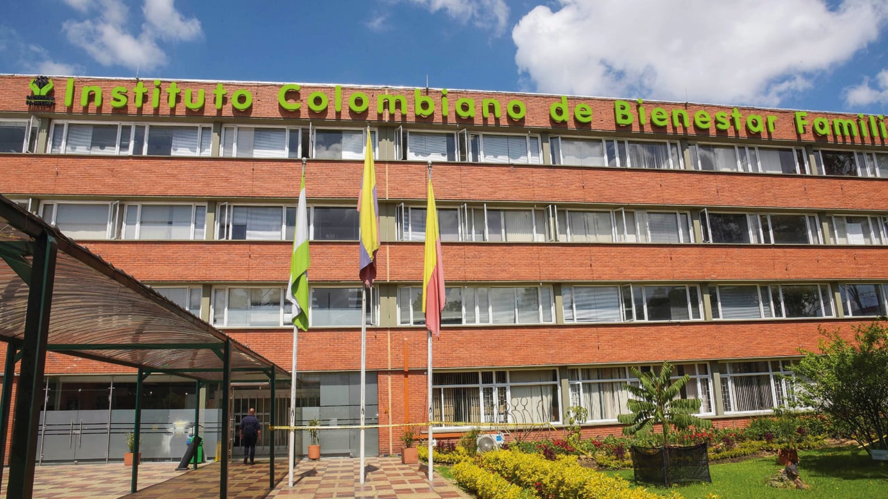 La sede del Instituto Colombiano de Bienestar Familiar (ICBF), entidad que abrió un debate por la directriz de priorizar el término “niñez” en su comunicación institucional.