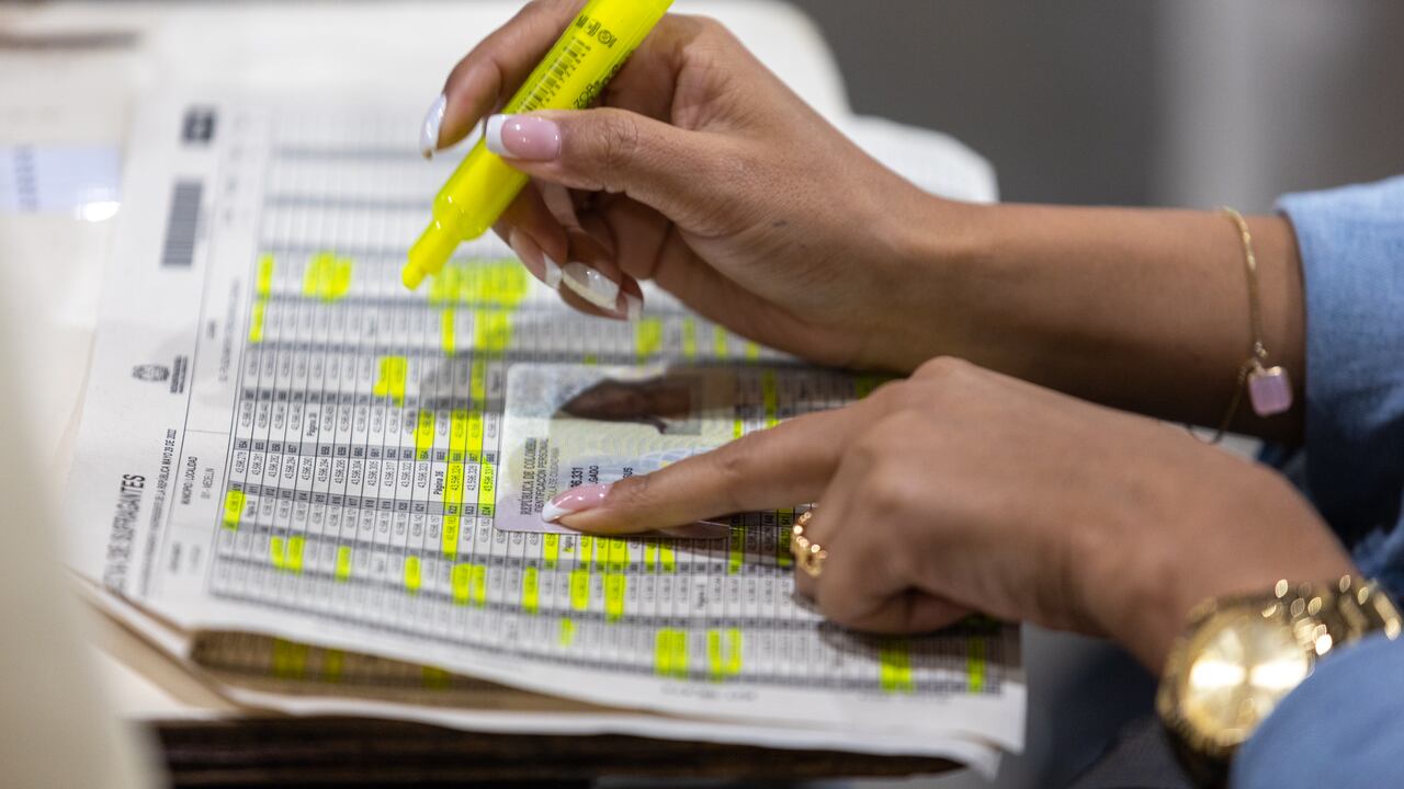 Jóvenes colombianos se preparan para elegir a los consejeros de la juventud.
