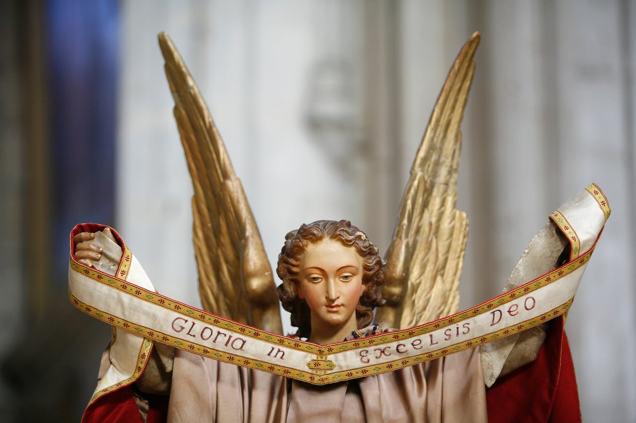 Las Sagradas Escrituras describen historias en las cuales estos ángeles se manifestaron.