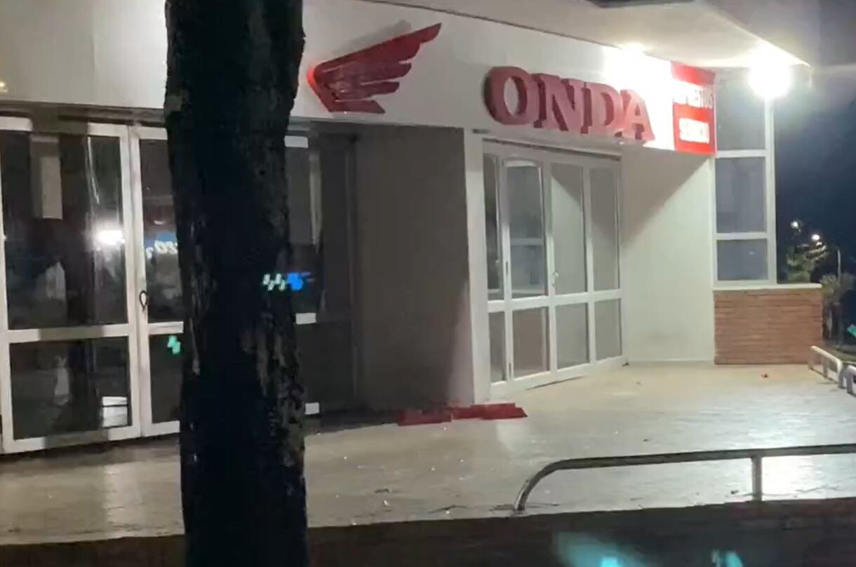 Según el comandante de la policía metropolitana de Neiva, el coronel Alexander Castillo en declaraciones a Blu Radio hay dos hombres detenidos como presuntos responsables del hecho.