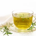 Imagen de referencia de una taza de té de romero. Getty Images.