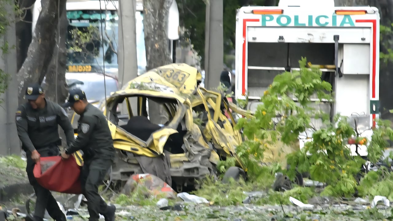 Explosión frente a la base aérea marco Fidel Suárez en Cali
