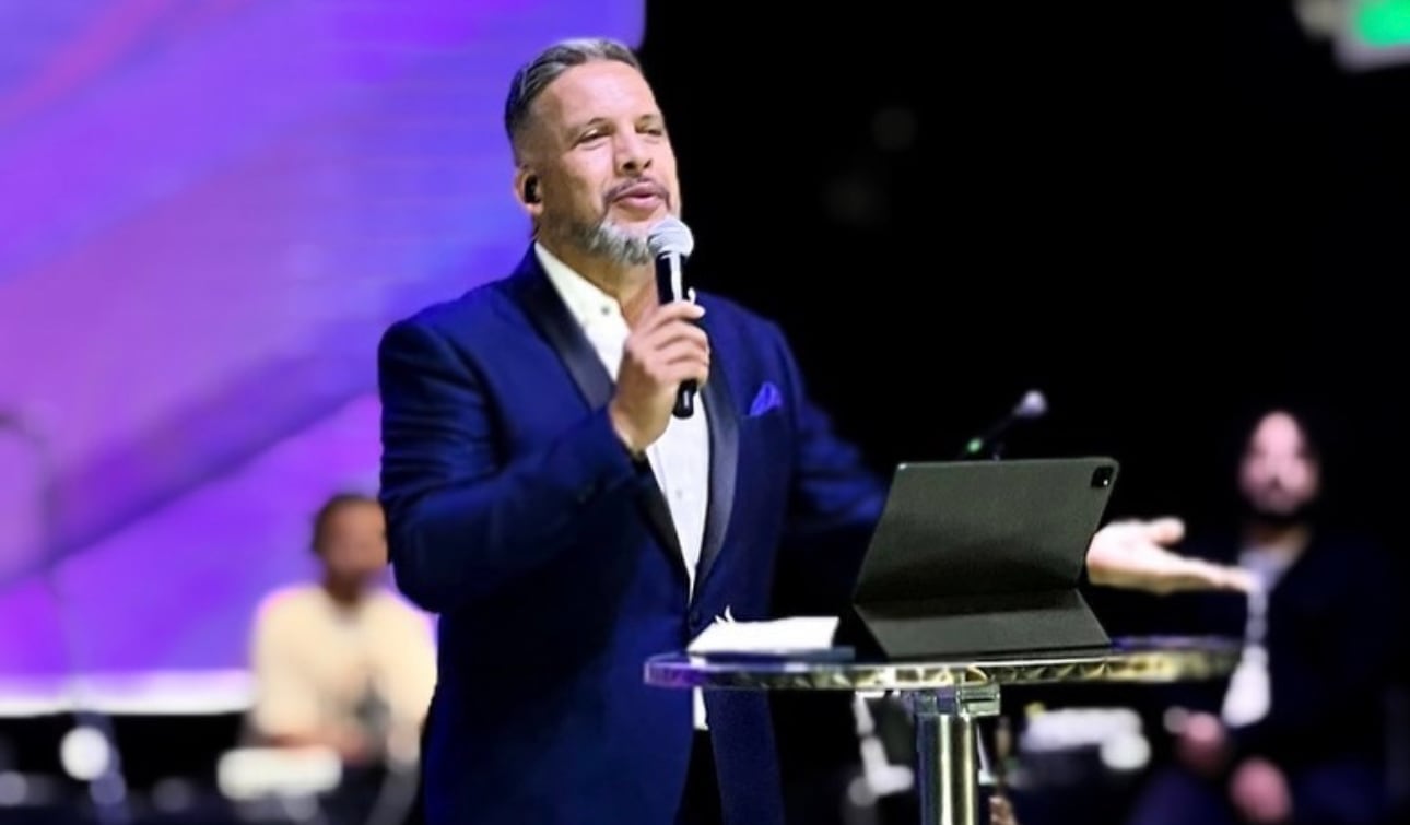 fundador del Ministerio Roka y la voz de las dosis diarias