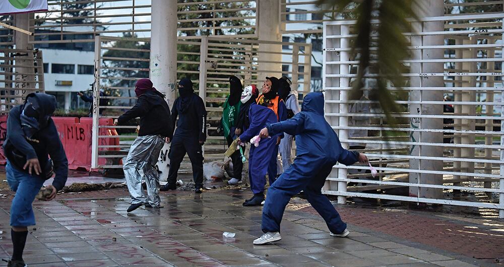    José Ismael Peña dice que en las protestas violentas que esta semana afectaron al campus y a la ciudad no participaron estudiantes de la Universidad.