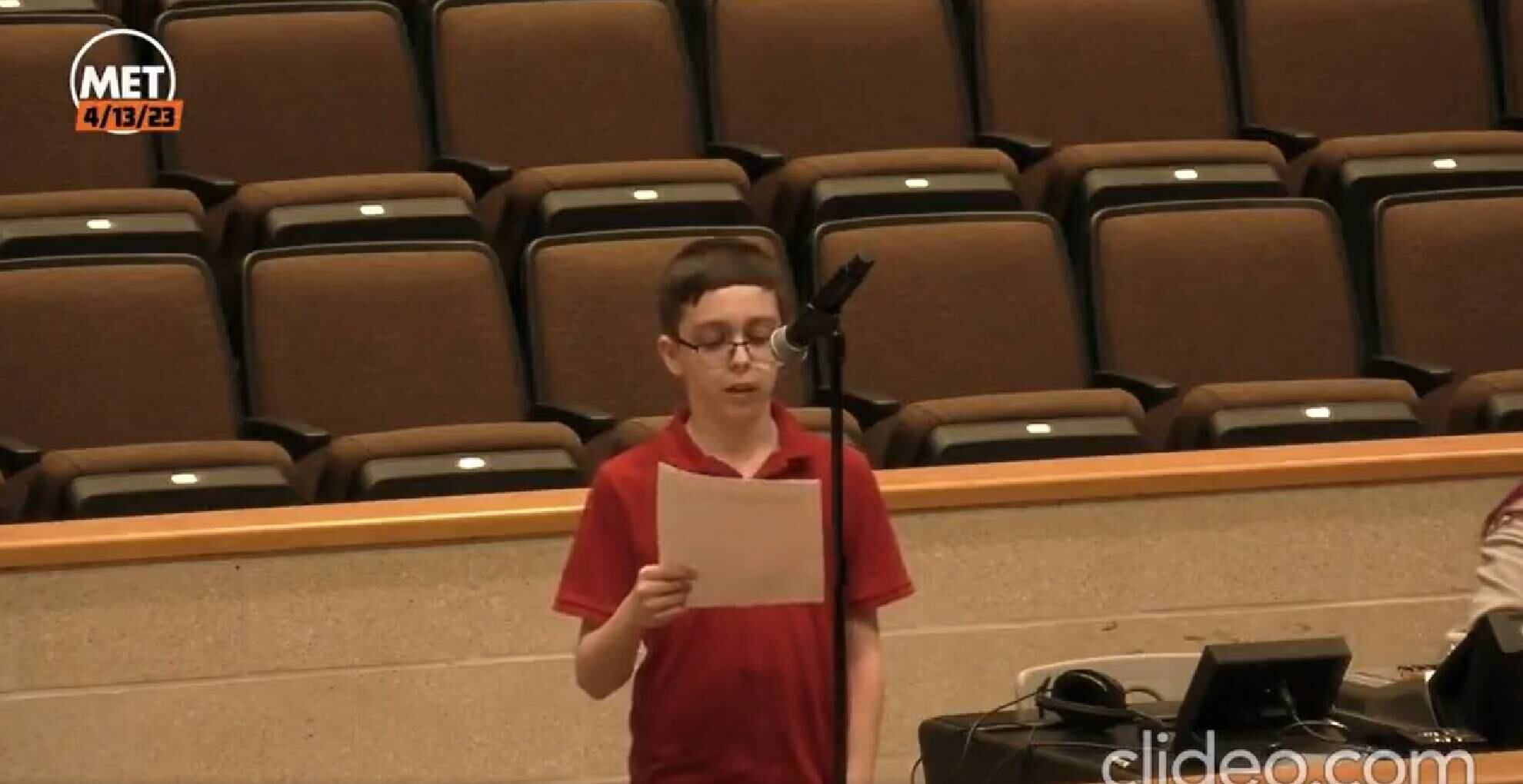 Video compartido por @SebGorka - Twitter, Fotograma 0:10