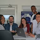 Los estudiantes de la modalidad virtual tendrán acceso a los mismos beneficios que quienes estudian de forma presencial.