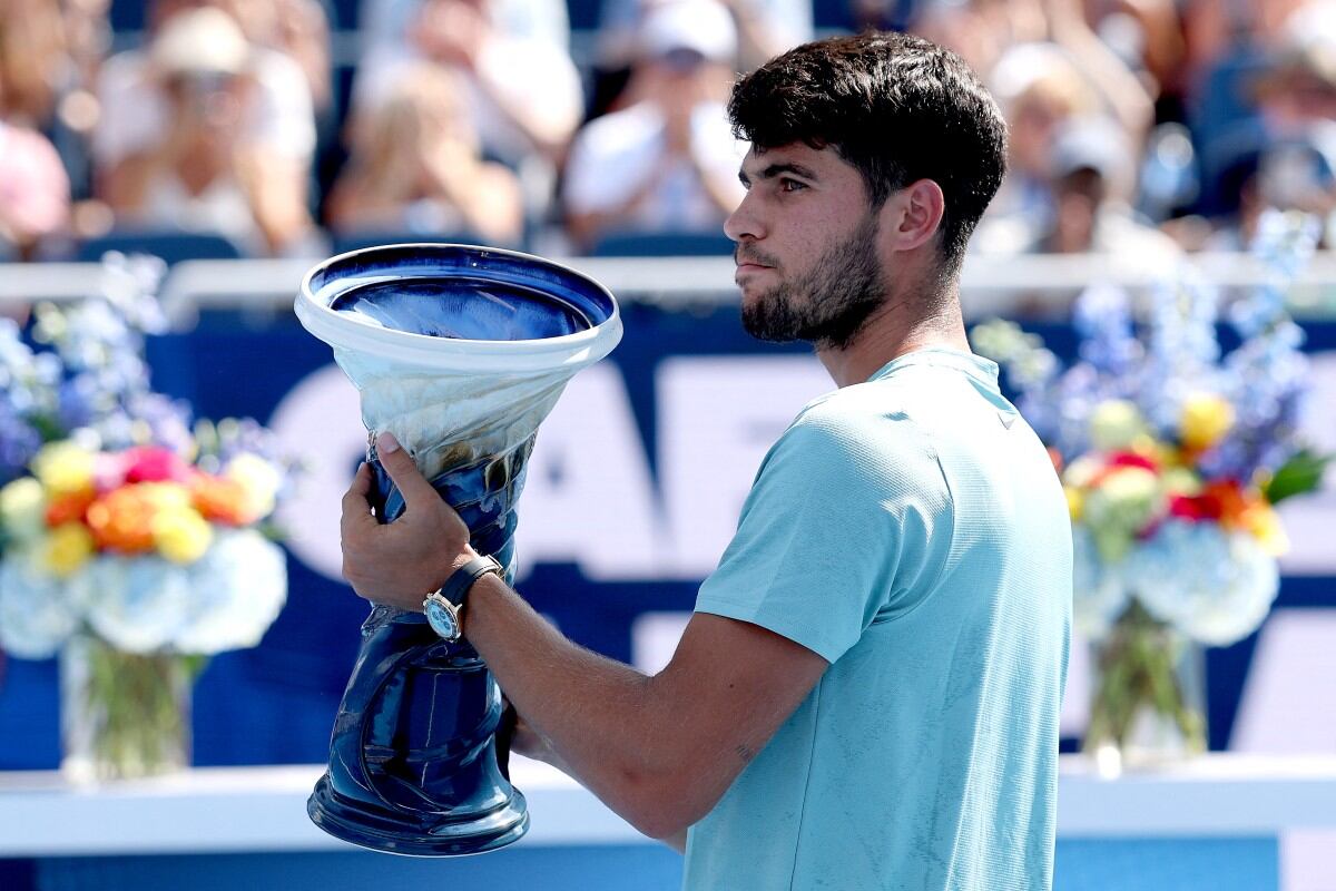 Carlos Alcaraz ganó el Masters 1000 de Cincinnati tras el abandono del italiano Sinner