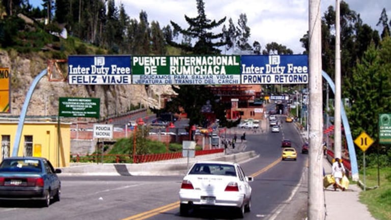 El puente internacional de Rumichaca es el principal paso fronterizo entre Colombia y Ecuador.