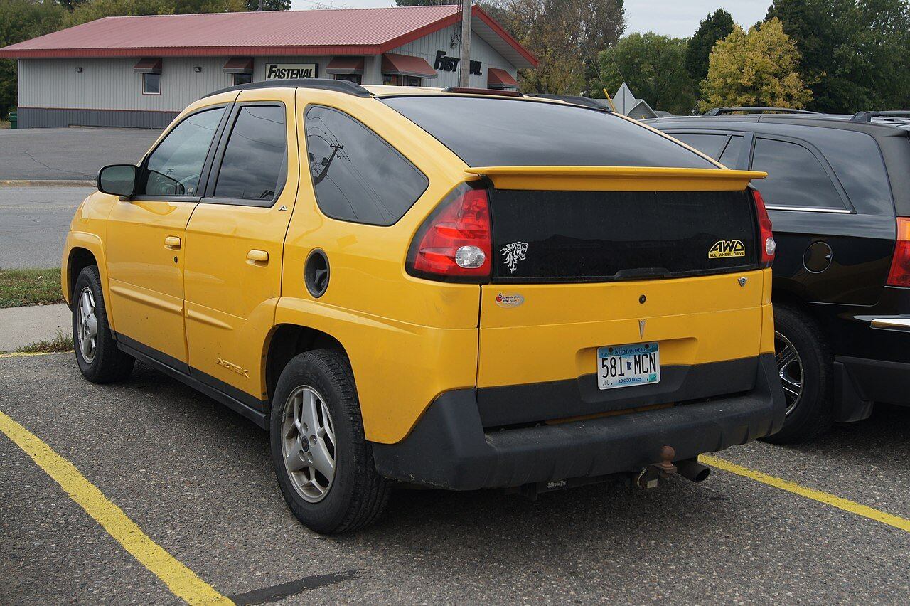 El Pontiac Aztek fue lanzado a principios de los años 2000, pero no logró los resultados esperados por General Motors