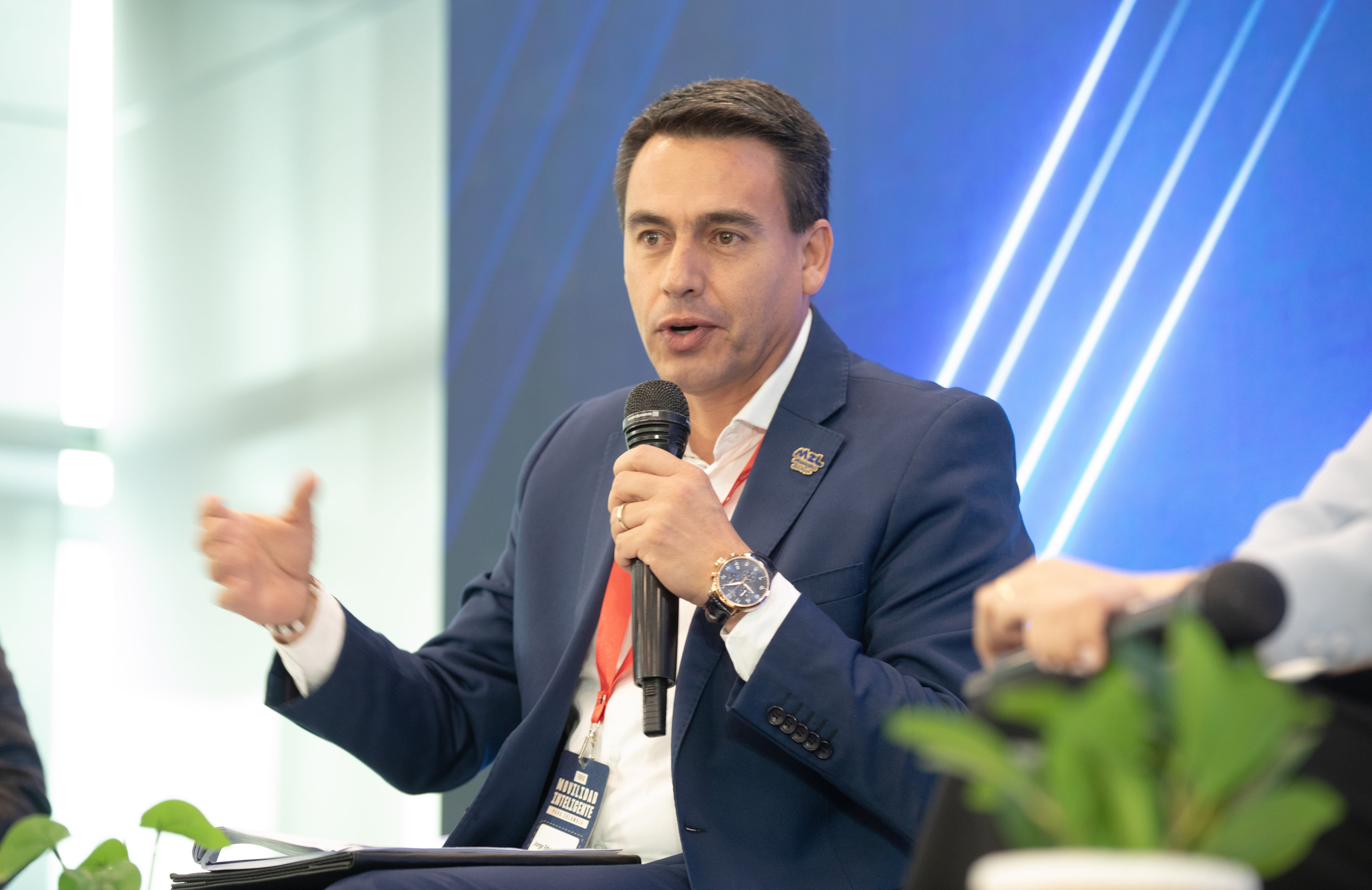 Movilidad inteligente para Colombia: 
innovar para mover ciudades