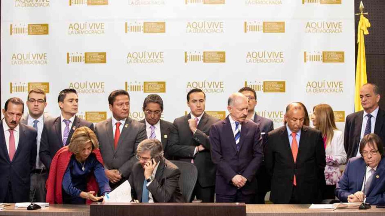 La bancada de Cambio Radical, que elegirá dos magistrados del CNE, presentó este martes la reforma a la Justicia.