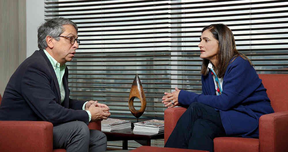 Ángela María Orozco, ministra de Transporte, en entrevista con Rodrigo Pardo.