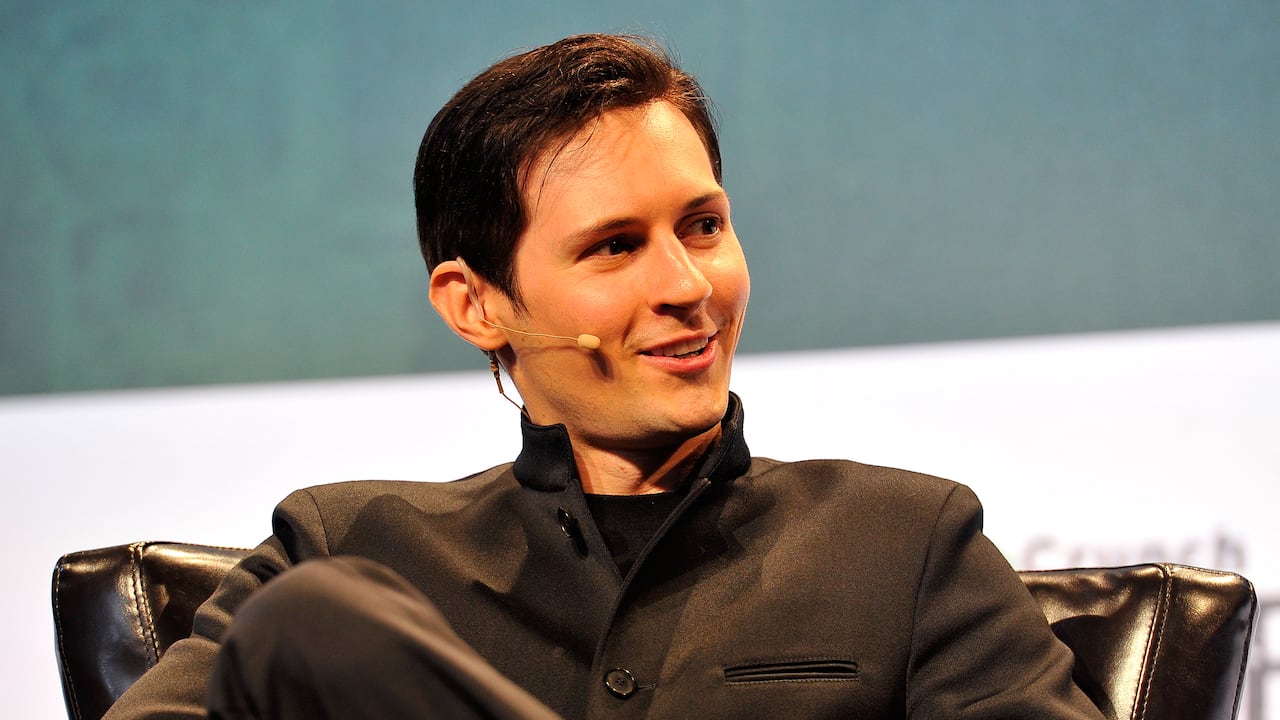Pavel Durov, CEO y cofundador de Telegram, habla en el escenario durante el primer día de TechCrunch Disrupt SF 2015 en Pier 70 el 21 de septiembre de 2015 en San Francisco, California.
