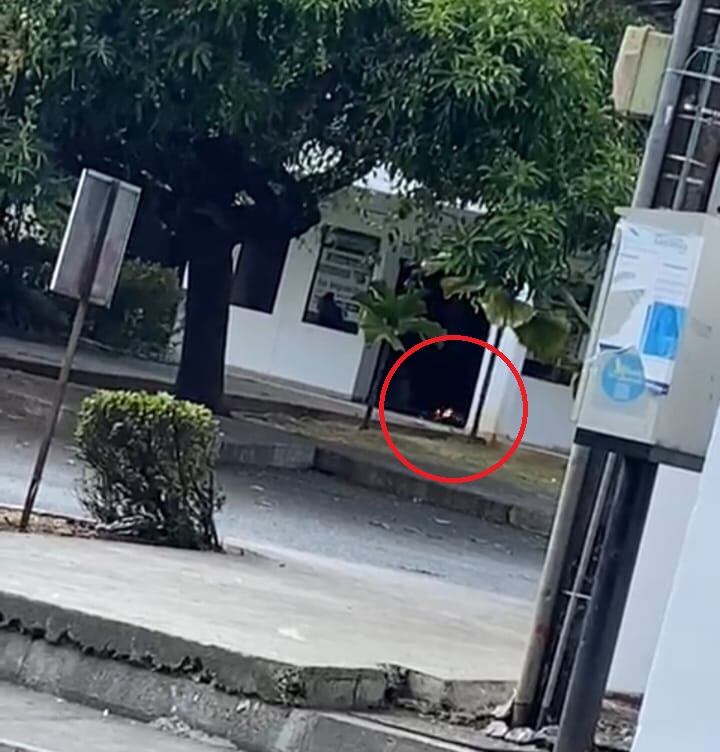 Los encapuchados se llevaron algunos computadores