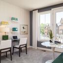 Oficina a nivel de dormitorio con balcón en el loft modelo Marymount en The Lofts at Pender Oaks el 16 de junio de 2021 en Fairfax Virginia. (Foto de Benjamin C Tankersley/Para The Washington Post vía Getty Images)