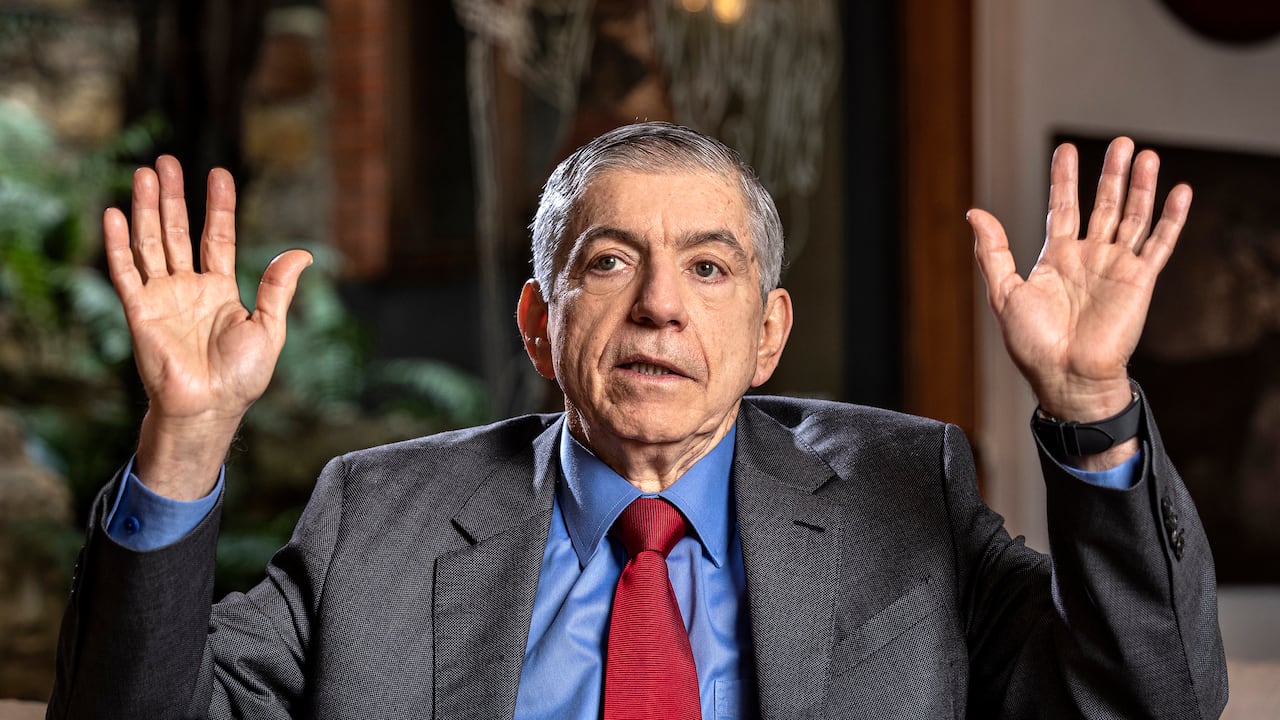 César Gaviria Trujillo. Ex-Presidente de la República.
Bogotá Abril 30 de 2021.
Foto: Juan Carlos Sierra-Revista Semana.