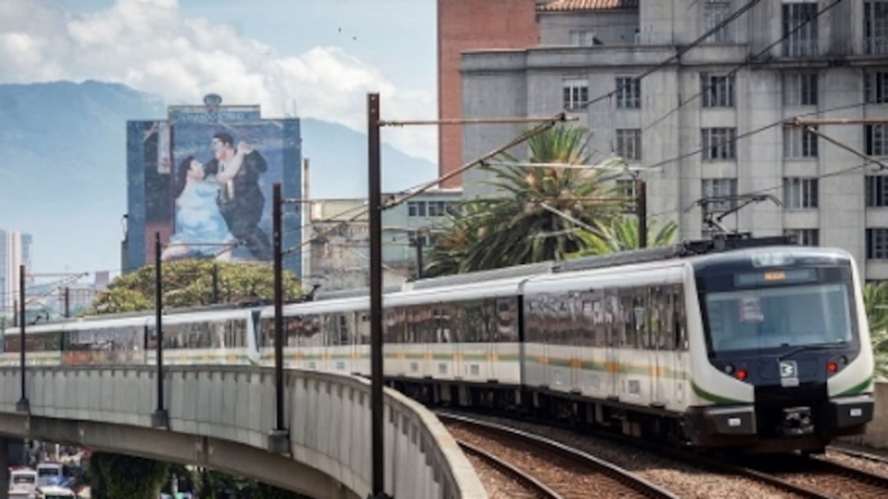 Metro de Medellín. Una nueva funcionalidad permite a los usuarios de la tarjeta Cívica del Metro de Medellín activar su saldo directamente desde su teléfono celular.