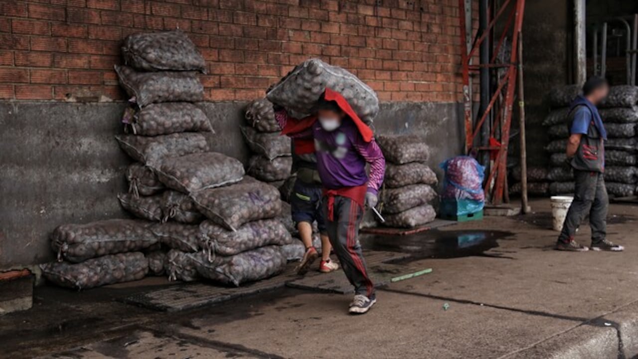 Bulto de papa en Corabastos.