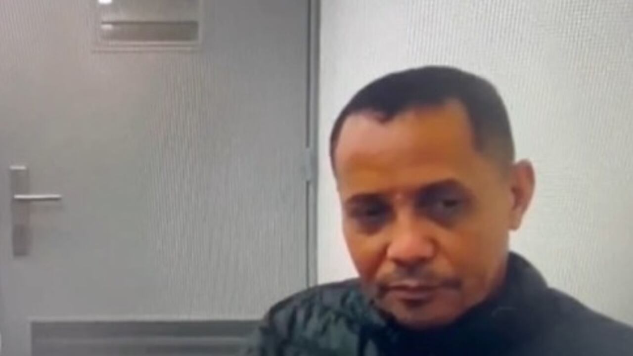 La Fiscalía General de la Nación presentó ante una juez de control de
garantías de Bogotá a Samuel Zuleta Márquez, investigado por su presunta responsabilidad en el asesinato de Francisco Luis Correa Galeano.