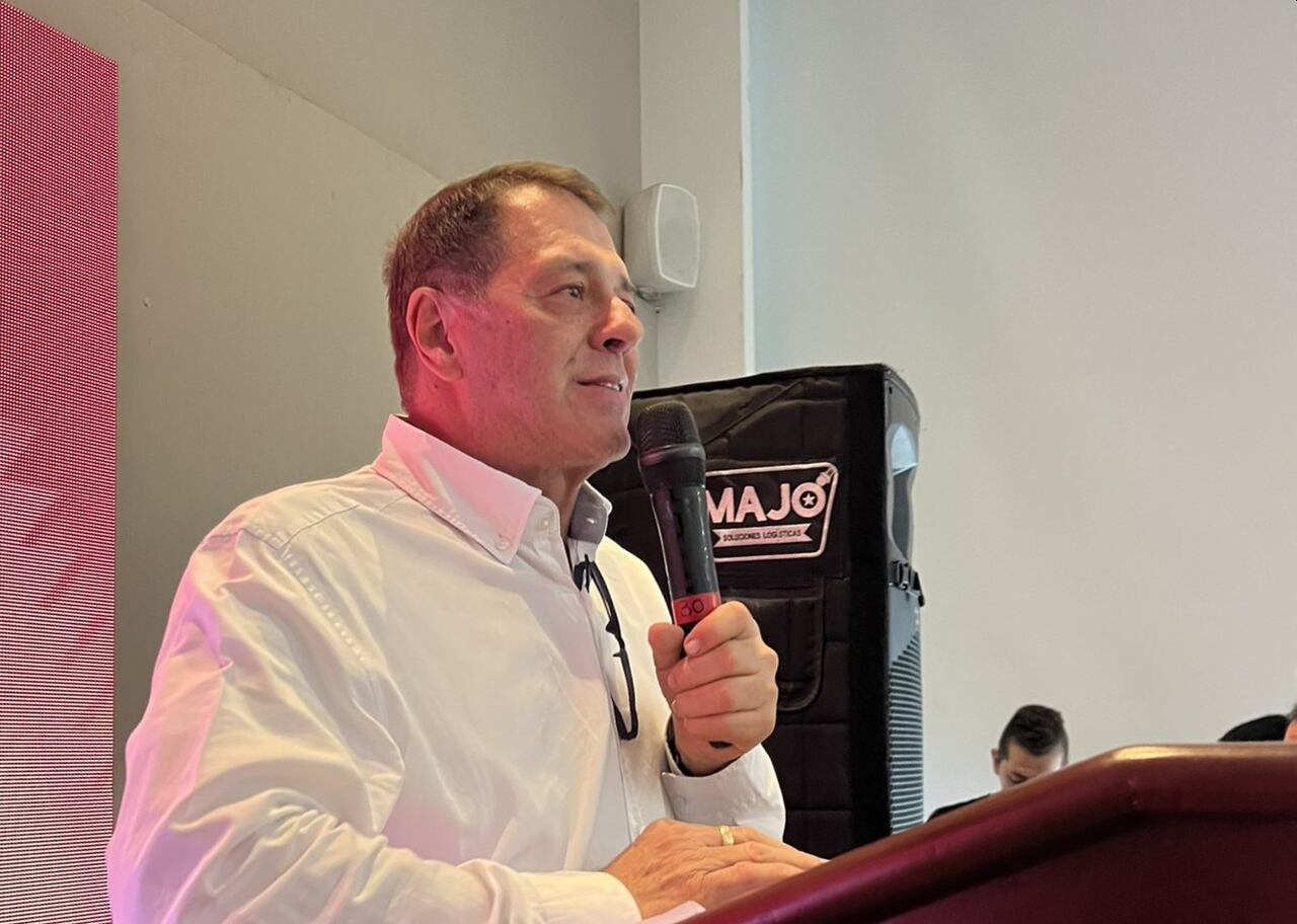 El propietario del América, Tulio Gómez, en el lanzamiento de su campaña por la Gobernación del Valle.