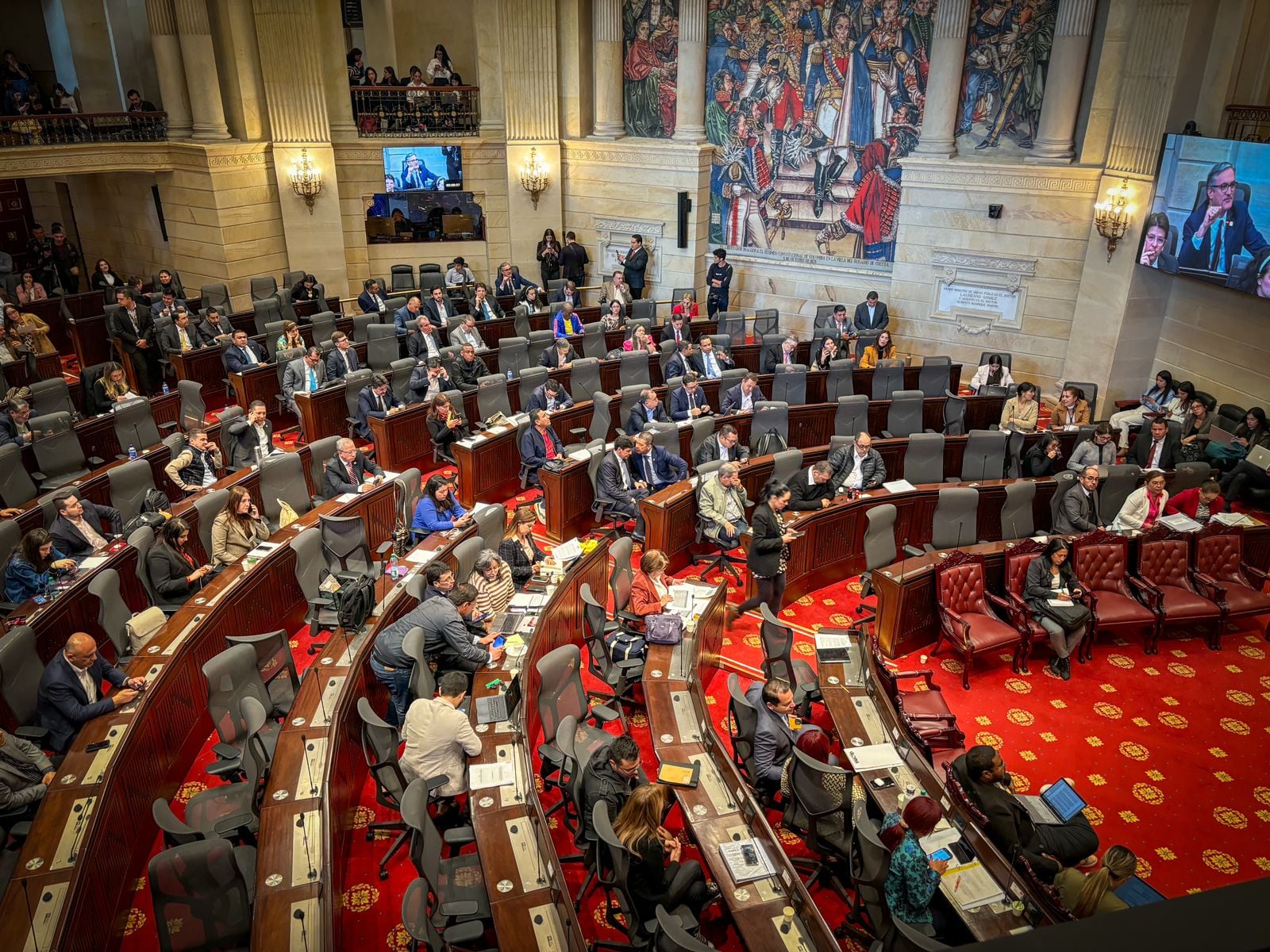 Las comisiones económicas del Congreso discuten el presupuesto general del 2025