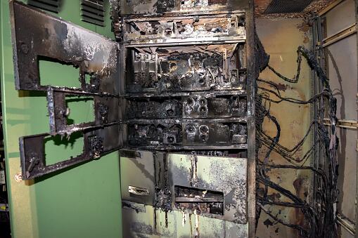 Por el momento, no están claras las circunstancias cómo comenzó el incendio.