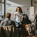Oportunidades laborales en otros países para quienes hablen español. -Foto: Getty Images.