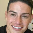 James Rodríguez retomó su look habitual.